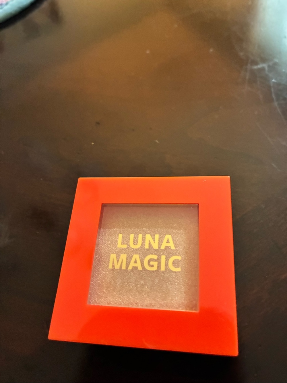 LUNA MAGIC Women’s Shimmer Highlighter - Orange Compact